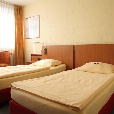 Rtb-Hotel - Sportschule Бергиш-Гладбах Экстерьер фото