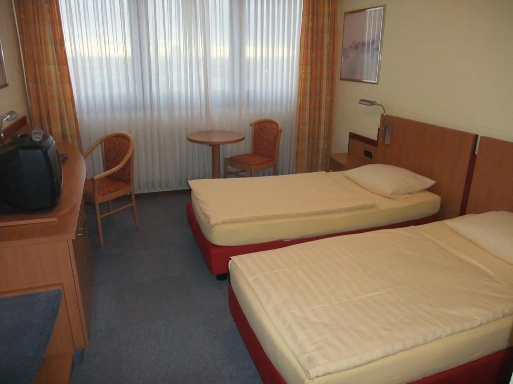 Rtb-Hotel - Sportschule Бергиш-Гладбах Номер фото