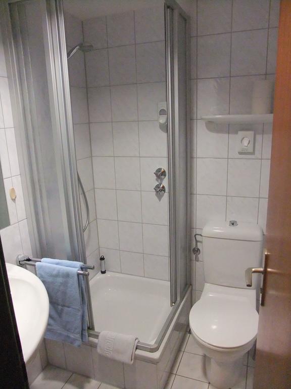 Rtb-Hotel - Sportschule Бергиш-Гладбах Номер фото